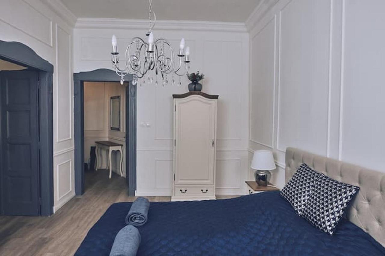 Dfive New Stylish Lux At The Centre Apartment